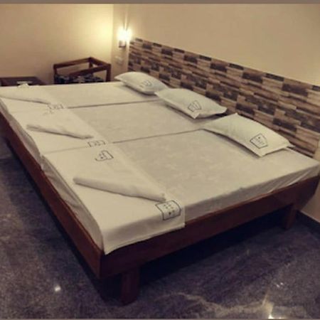 Hotel Wins Каньякумарі Екстер'єр фото