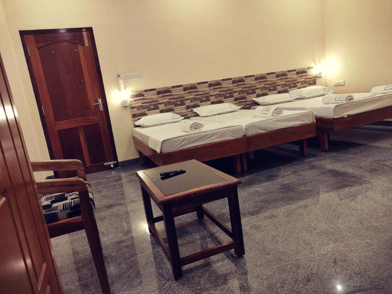 Hotel Wins Каньякумарі Екстер'єр фото